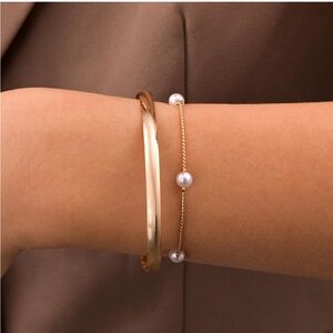 Layered pearl bracelets